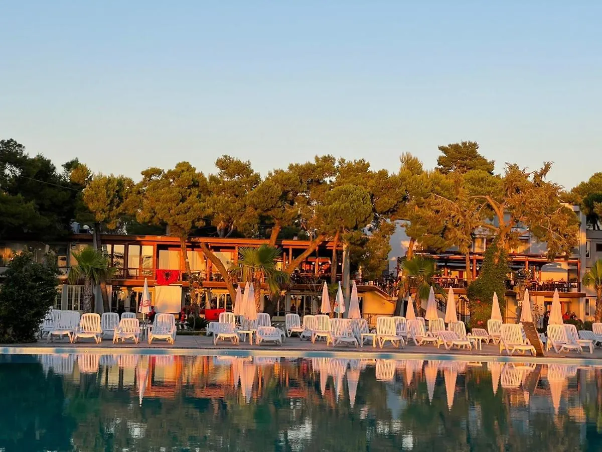 Divjaka Resort 0*, Divjake