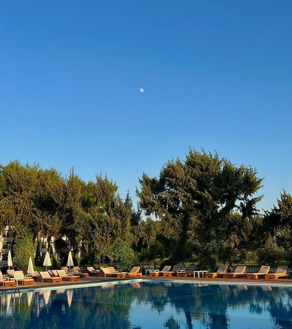 Divjaka Resort 0*, Divjake