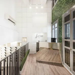 https://eighteen-by-three-cabins.singapore-best-hotels.net